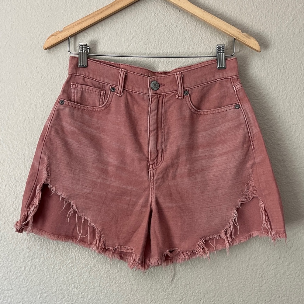 American Eagle Women’s Size 26” Waist High Waist Pink Denim Shorts Distress